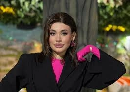 Rəqsanənin qızı: “Doğma atamı bağışlamayacağam, mənim atam Fazildir” — VİDEO