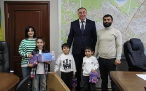 Azərbaycanlı ailəyə hədiyyələr verməsi qalmaqala səbəb oldu&nbsp;