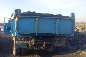 Çaydan qum daşıyanları polis HƏBS ETDİ