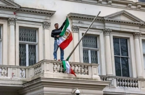 İran bayrağı ENDİRİLDİ, yerində...