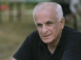 Atasını dəfn edib səhnəyə çıxdı: Vəfa ilə sevgisi əfsanəyə çevrildi - VİDEO&nbsp;