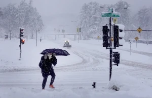 Uçuşlar ləğv edildi,qar həyatı iflic etdi