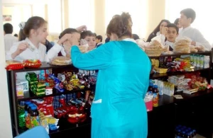 On şagirdin zəhərləndiyi məktəb bufeti BAĞLANDI