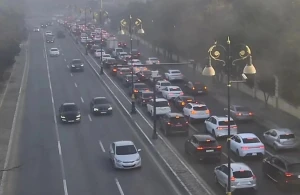 Bakının bir sıra yollarında tıxac yaranıb