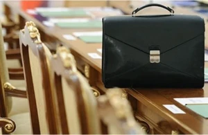 İcra Hakimiyyətində kadr əməliyyatı: 14 nəfər barəsində qərar verildi