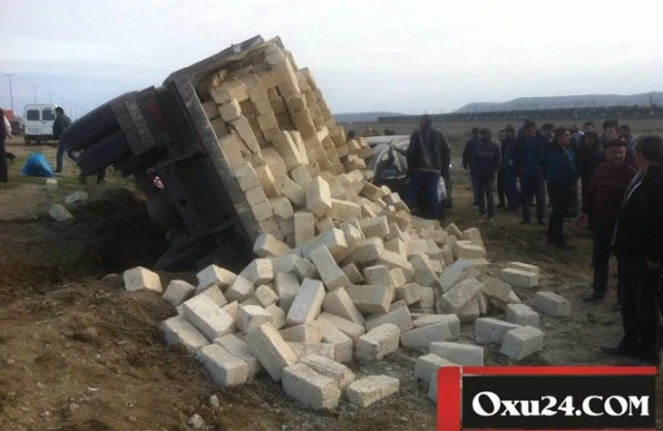 Qobuda faciə - Yük dolu "KamAZ"-ın altında qalıb öldü