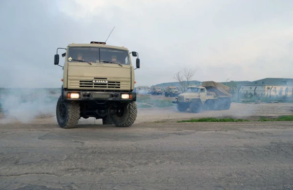 Azərbaycan Ordusu raketləri hazır vəziyyətə gətirdi  -  FOTO