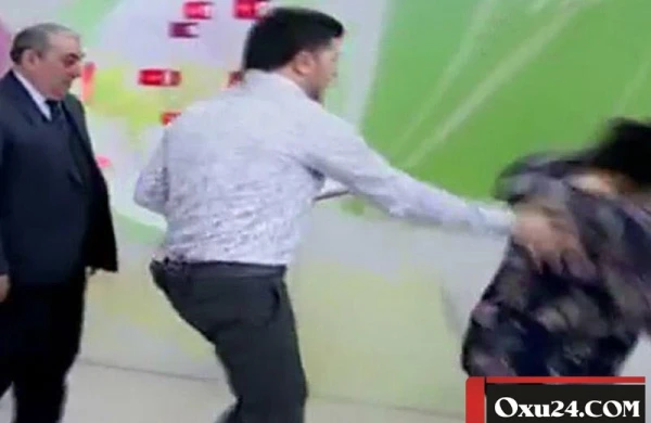 Almaz Ələsgərli canlı yayımda yıxıldı - VİDEO