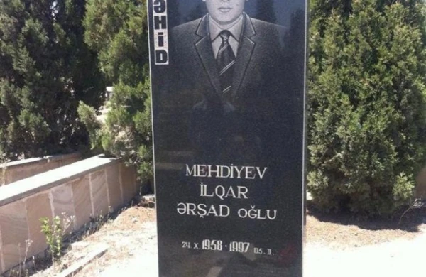 Erməni bayrağına tüpürdüyünə görə armaturla döyülən azərbaycanlı əsir