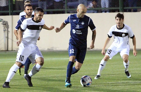 Oyunda gözlənilməz addım: Rəşad hakimdən icazə alıb tualetə qaçdı