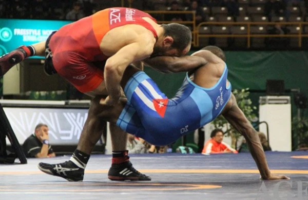 Güləşçilərimiz dünya çempionatında finala yüksəlib