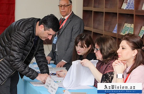 İki saata 1 milyon seçici səs verdi