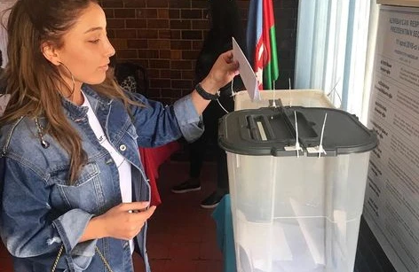 Məşhurlar kimə səs verdi? - FOTOLAR