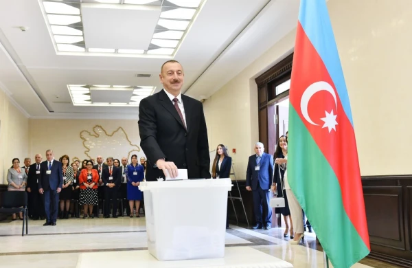 İlham Əliyev kimə səs verdi? - FOTOLAR +