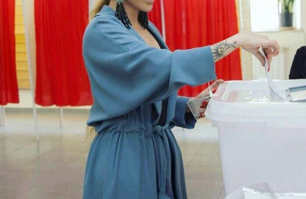 Aygün Kazımova kimə səs verdi? - FOTOLAR