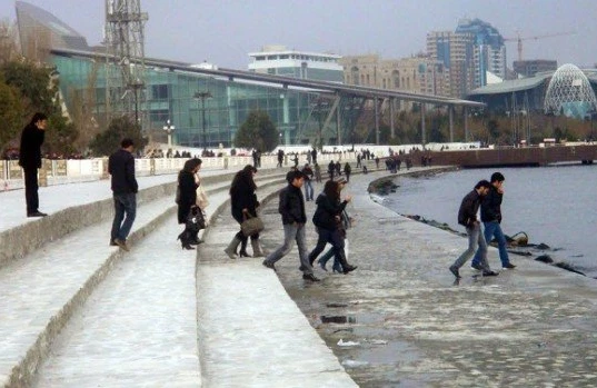 Bulvarda dənizdən meyit tapıldı