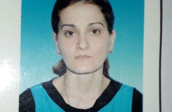 Otelin həyətində qadın meyiti tapıldı - Bakıda