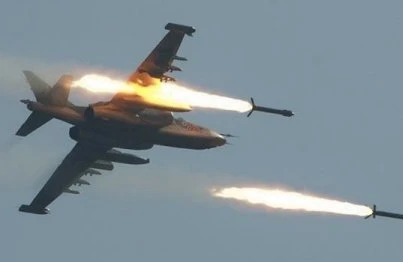 İraq Suriyanı bombalayır