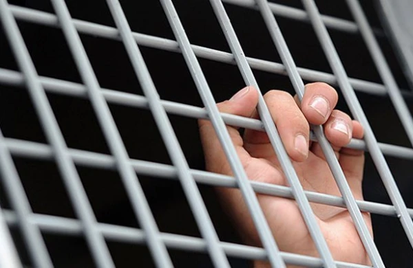 Mağaza sahibini öldürənə 9 il həbs verildi