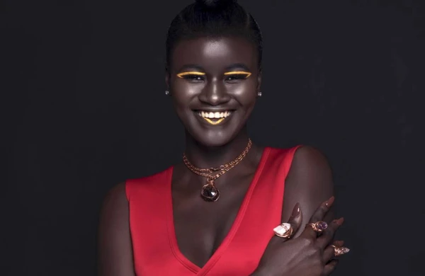 Ölkəsində təcavüz edildi , sonra məşhurlaşdı - Dünyanın danışdığı o qız kimdir?