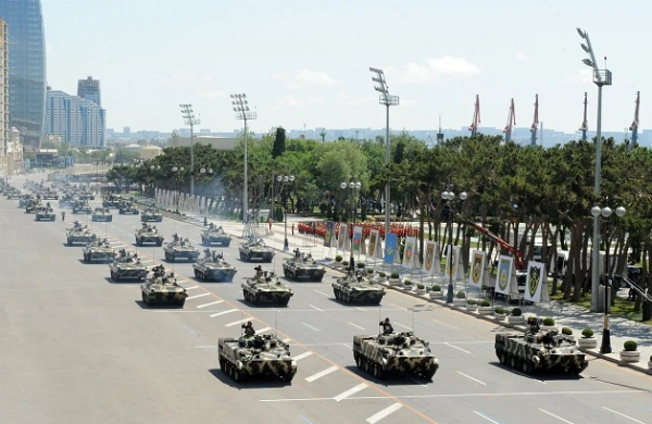 Ordunun 100 illiyi ilə bağlı paradda BİR İLK