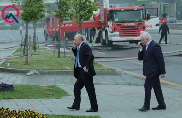 Kəmaləddin Heydərov yanan binaya gəldi -