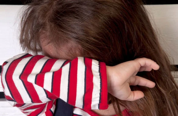 Həyətin ortasında 7 yaşlı uşağı soyundurdu və zorla… –