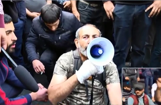 Ermənistanın İran və Gürcüstanla olan yolu bağlandı -