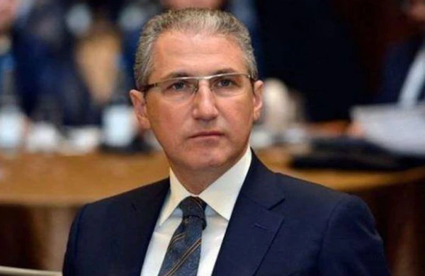 Yeni nazir istefa verdi