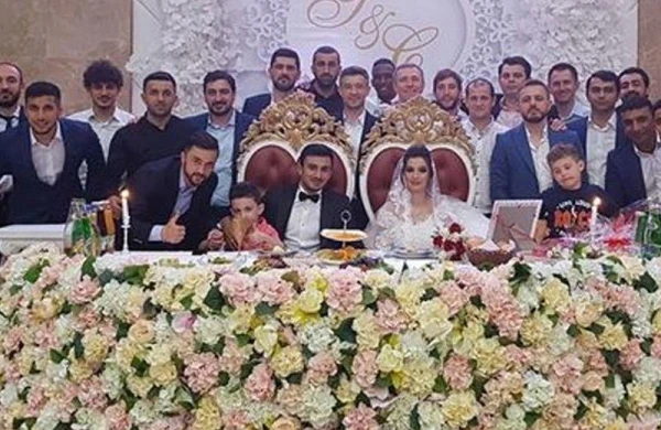 Millimizin futbolçusu evləndi