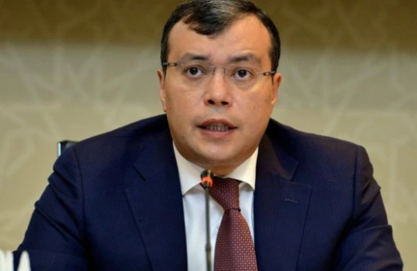 Yeni nazir islahatlara başladı - Mətbuat katibini işdən çıxardı