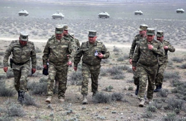 Zakir Həsənov təcili generalları topladı - Düşmənə cavab tədbirləri hazırlanır