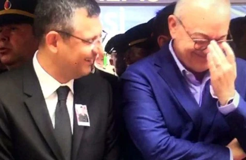 Şəhid cənazəsi başında gülən deputatlar kimdir? –