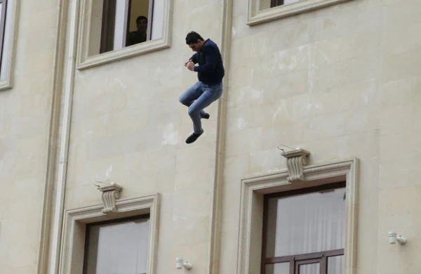 İmtahanda az bal topladı - İntihar etdi