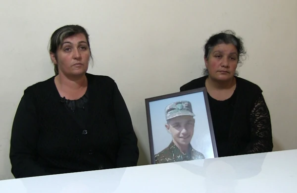 Родители убитого офицерами армянского солдата: Наш сын умер за детей богачей