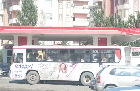 Azərbaycanda polisin gözünün qarşısında şok özbaşnalıq! Bunları kim durduracaq? +