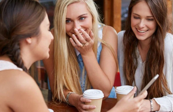 Qadınların ən çox müzakirə etdiyi 8 MÖVZU