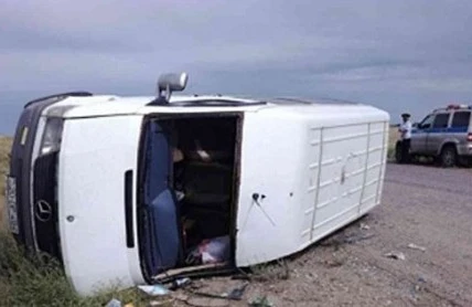 Azərbaycanda sərnişin dolu avtobus aşdı - Xəsarət alanların vəziyyəti ağırdır