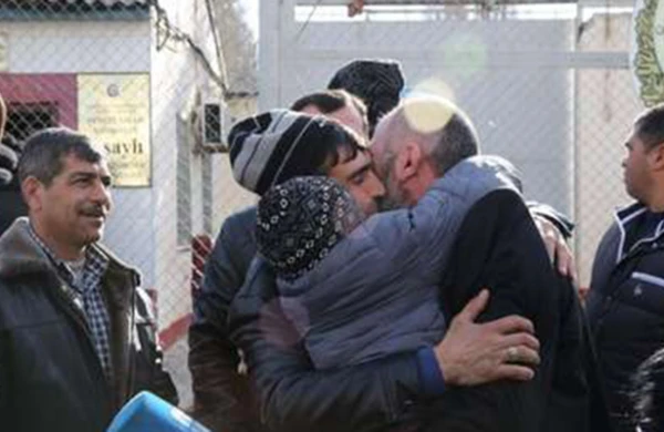 Tanınmışlardan əfvə kim düşüb?