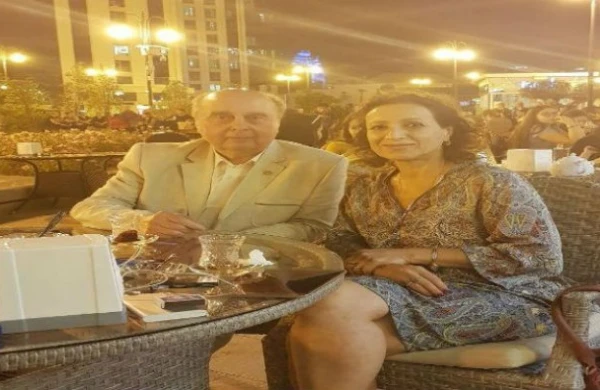 Bulvarda çay içən erməni qadın kimdir?-