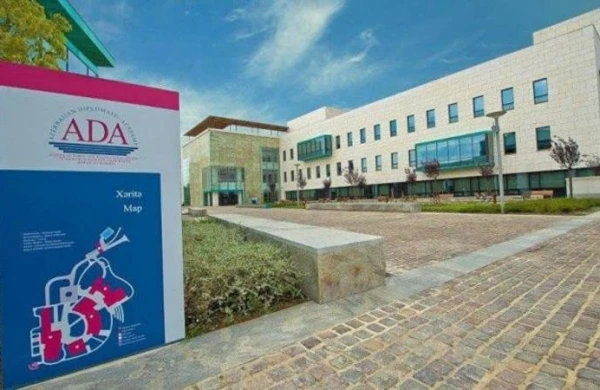 İlham Əliyev ADA Universitetində keçirilən məzun günündə iştirak etdi