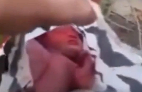 Bakıda DƏHŞƏT! - Körpəni küçədə doğub yola atdı  (VİDEO)