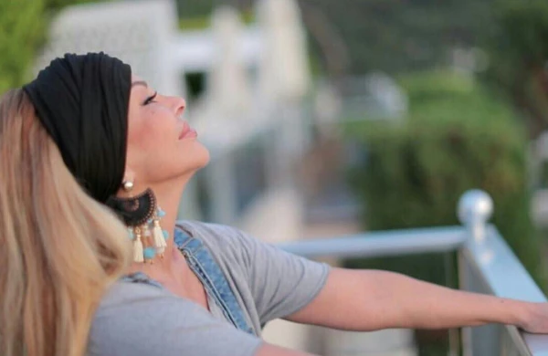 Aygün Kazımova lyuks oteldə gənc oğlanla - FOTOLAR