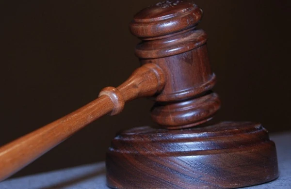 Müəllim məhkəməyə zorla gətiriləcək -