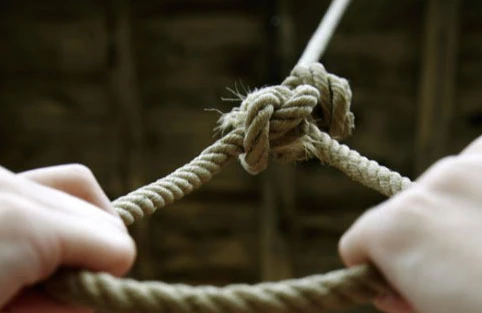 İstəmədiyi oğlana ərə getməmək üçün intihar etdi - Azərbacanda