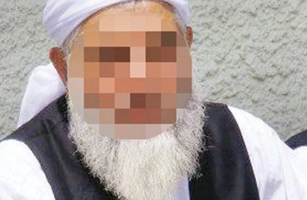 Homoseksual din xadimindən tükürpədən addım – 5 tələbəsini...