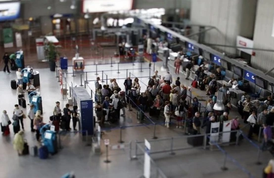 Bakı hava limanında turist saxlanıldı –