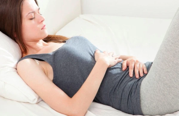 Mədədə köp və qaz əlamətləri