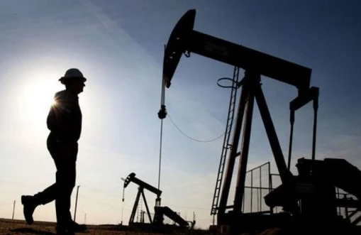 “Neft daşları”ında neftçilərə baha qiymətə yararsız yemək sırıyan “Xəzər İaşə”  kimindir?