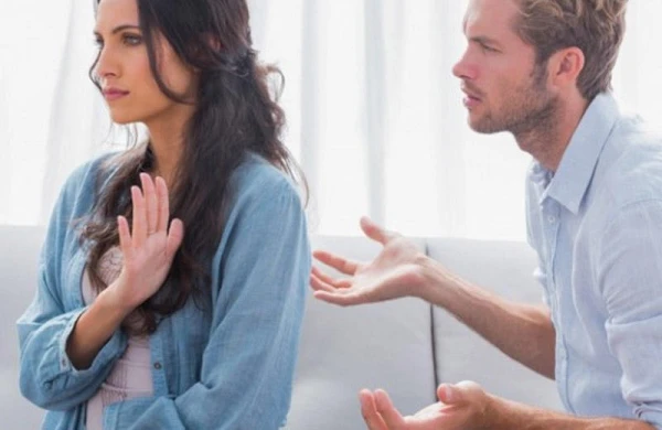 Qızların kişilərlə tanış olmaq istəməməsinin 10 səbəbi